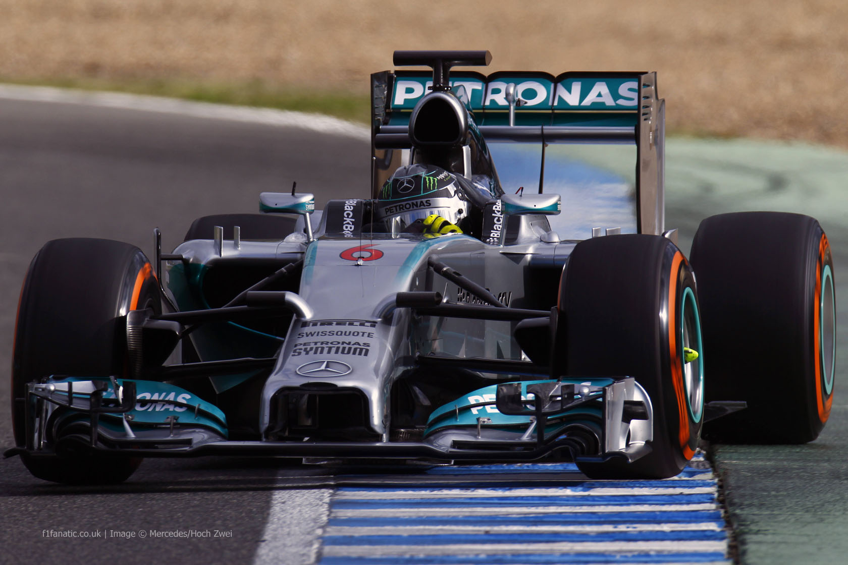 Vibrante desenlace en Abu Dhabi, Rosberg le arrebató la pole a Hamilton