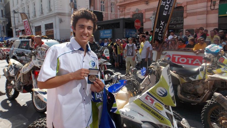Gonzalez Ferioli, a los 19 años, el mas jóven en ganar una etapa del Dakar, está segundo en la general