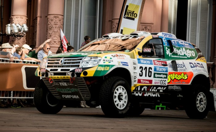 Fantástico comienzo del Renault Duster Team en el Dakar 2015: 6° puesto de Spataro