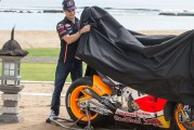Márquez y Pedrosa presentan la Honda de 2015 en Bali