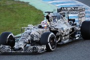 Siempre innovando, presentaron en Jerez el RB11