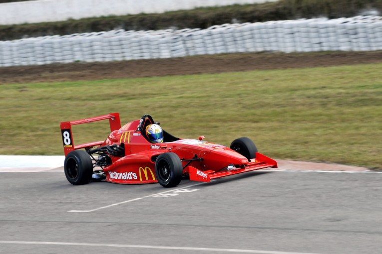 Fórmula Renault 2.0: Moggia x 2