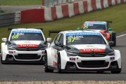 WTCC: Pechito metió primer y segundo puesto en Alemania