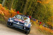 WRC: Ogier se detiene y cede tiempo en Gales
