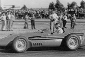 13 de Enero de 1957, Fangio y Menditeguy hacian podio en Argentina