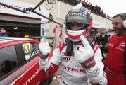 WTCC: «Pechito» López ganó de punta a punta la segunda carrera