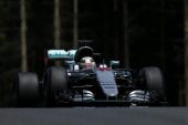 Fórmula 1: Hamilton se lleva la Pole en una desordenada clasificación bajo condiciones mixtas