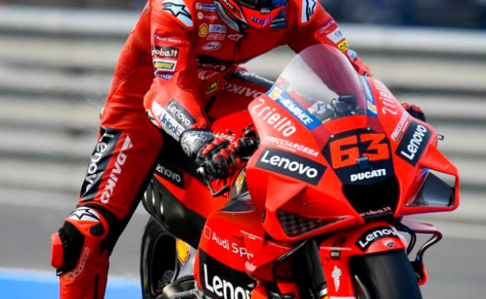 MotoGP: Bagnaia saca las garras en los Libres 2