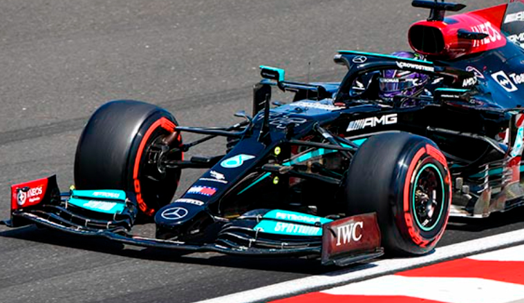 Fórmula 1: Pole para Hamilton y doblete de Mercedes
