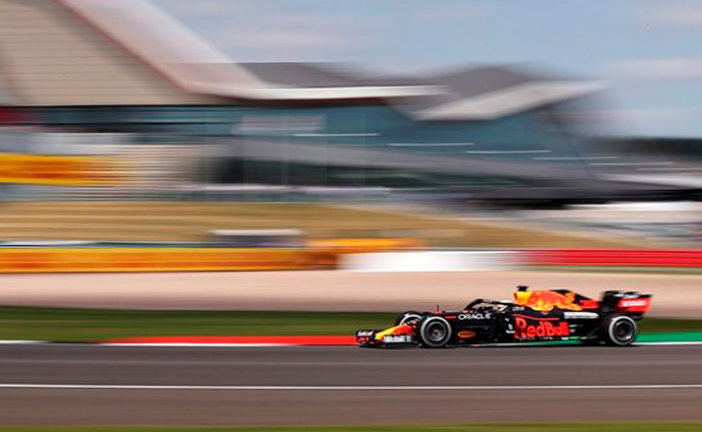 Fórmula 1: Verstappen domina en los únicos libres del viernes en Silverstone
