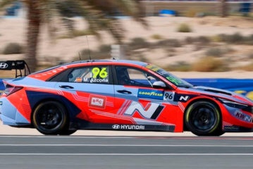 WTCR: Mikel Azcona gana la carrera 1 en Bahrein