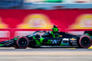 Indy Car: Canapino no pudo completar el ensayo por el fuego en el auto