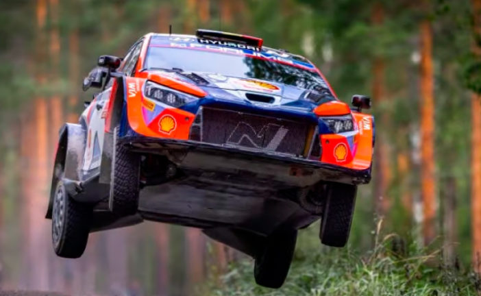 WRC: Neuville manda en Finlandia