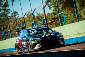 TC2000: Matías Rossi con la Toyota Corolla Cross dominó el sábado