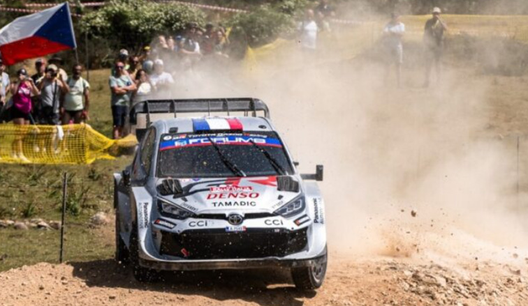 WRC: Ogier impone su ley en Cerdeña