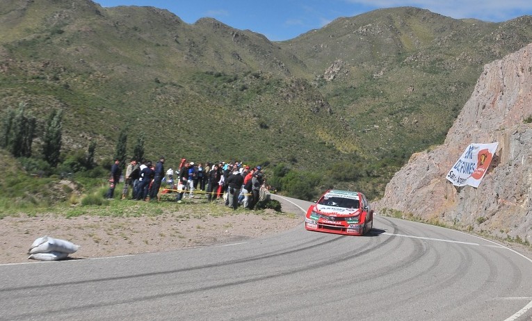 Semana de la Velocidad: Rossi ganó el desafío «Sólo para Valientes»