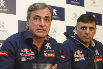 Sainz: «Vamos a intentar ganar el Dakar»