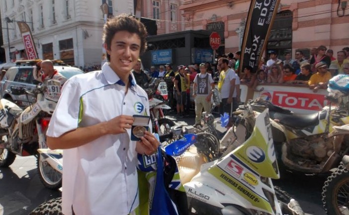 Gonzalez Ferioli, a los 19 años, el mas jóven en ganar una etapa del Dakar, está segundo en la general