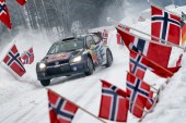 Mikkelsen lidera en Suecia, en una etapa accidentada