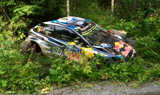 WRC: Ogier es el líder en un accidentado rally