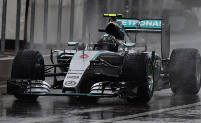 Fórmula 1: Rosberg logra la Pole en una pista muy delicada por la lluvia