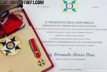 Fernando Alonso recibe la condecoración de ‘Commendatore’ de parte de Italia
