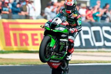 Super Bike: Doblete de Rea tras un imponente triunfo en la Carrera 2