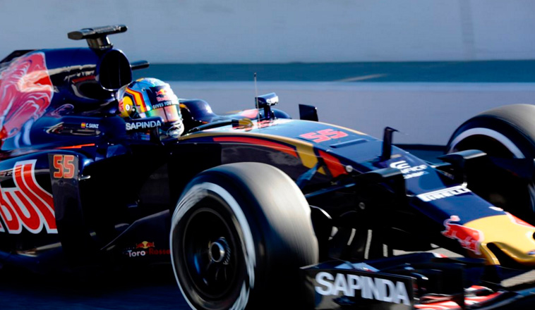 Fórmula 1: Sainz sorprende en el test matinal del día 8