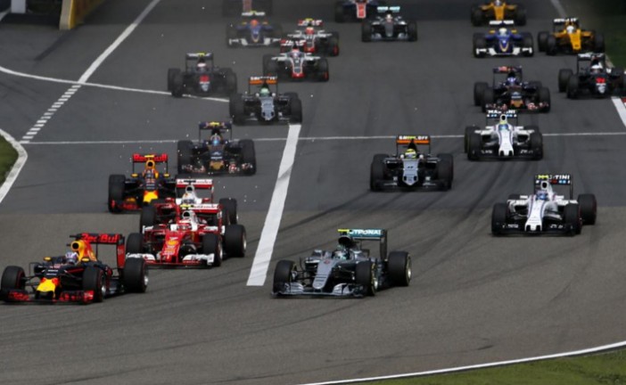 Fórmula 1: Rosberg humilla en una movidísima carrera en Shanghái