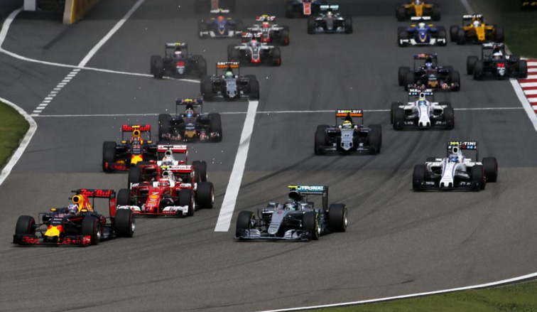 Fórmula 1: Rosberg humilla en una movidísima carrera en Shanghái