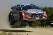 WRC: Neuville se defiende de los ataques de Latvala