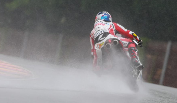 MotoGP: Pawi reina bajo la lluvia en Sachsenring