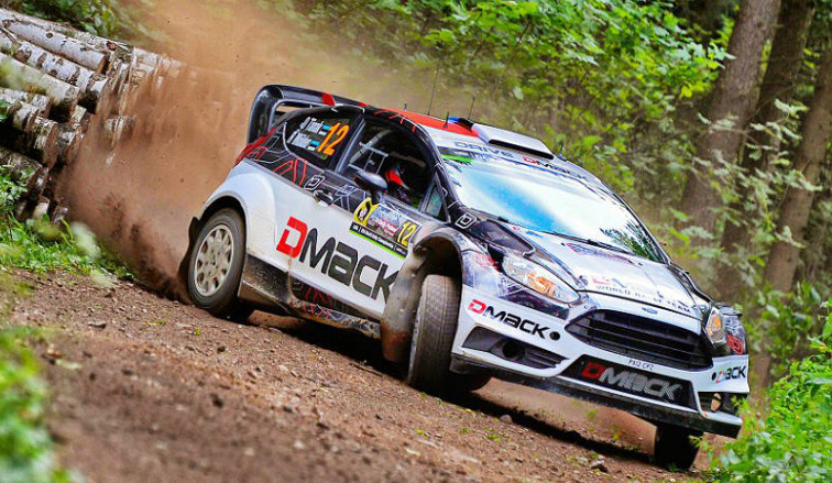 WRC: Tanak sigue adelante en el primer tramo del día