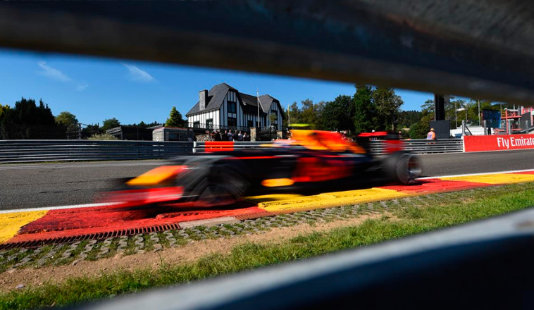Fórmula 1: Verstappen sorprende en ‘casa’, mientras Mercedes esconde sus cartas en los Libres 2