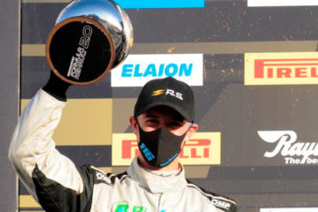 FR 2.0: Suárez se lleva una polémica victoria