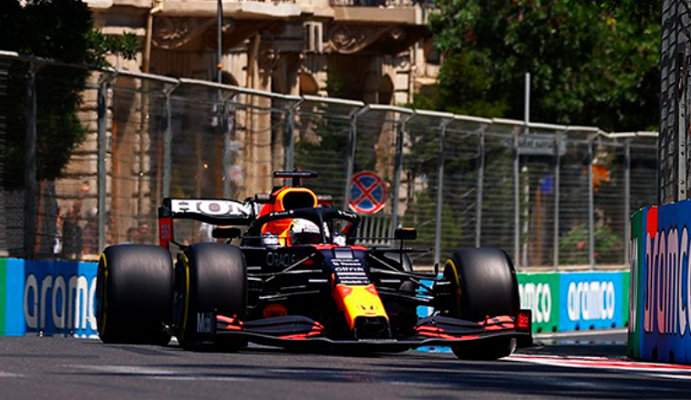 Fórmula 1: Max Verstappen lidera en los Libres 1 de Bakú; Alonso 9º