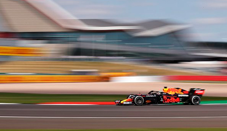 Fórmula 1: Verstappen domina en los únicos libres del viernes en Silverstone
