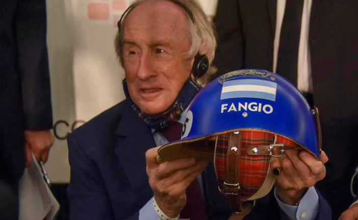 Jackie Stewart: «No creo que nadie haya logrado o vaya a realizar lo que Fangio hizo en el automovilismo”.