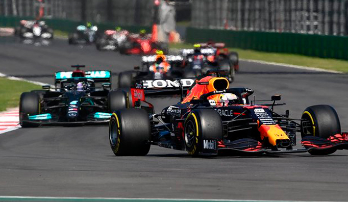 Fórmula 1: Victoria de Verstappen para estirar las diferencias