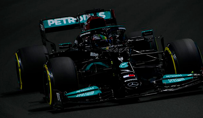 Fórmula 1: Increíble! Verstappen le regala la pole a Hamilton con un accidente en la última curva