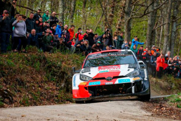 WRC: Rovanperä aguanta y sigue en la punta