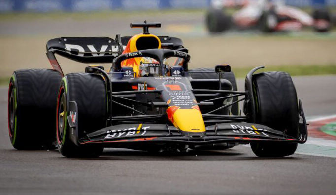 Fórmula 1: Verstappen se pasea por Imola