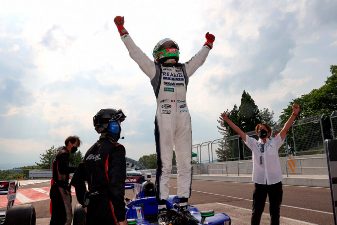 Fórmula Japonesa: Fenestraz, feliz tras su esperado primer triunfo en Súper Fórmula