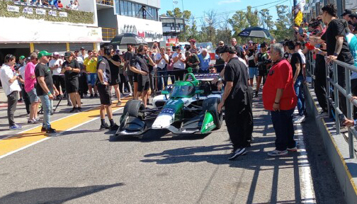 Indy Car: Jornada histórica para el automovilismo argentino, Canapino aceleró en Buenos Aires