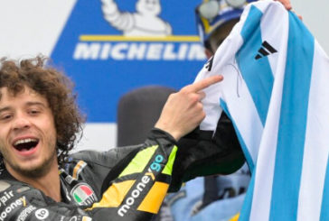 MotoGP: Bezzecchi se llevó el triunfo bajo la lluvia