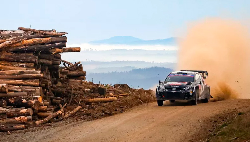 WRC: Rovanpera lucha contra la espesa niebla y amplia su ventaja