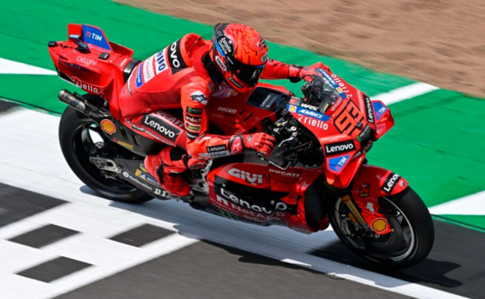 MotoGP:  Márquez lidera el arranque del GP de Gran Bretaña