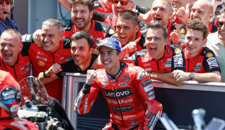 MotoGP: El vendaval Márquez arrasa con todo en España