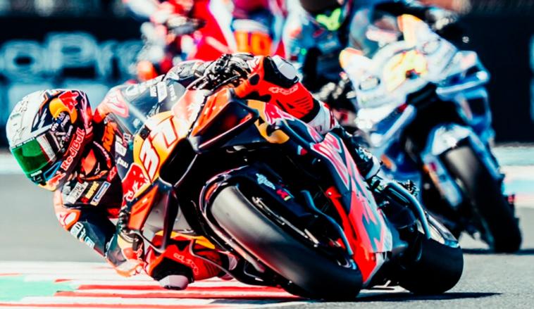 MotoGP: Acosta se lleva los Libres1 en Cataluña