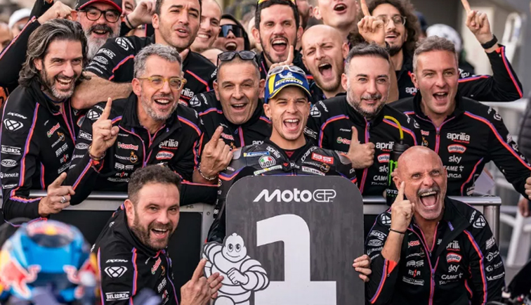MotoGP: Bezzecchi baja el récord en Valencia y se queda con la última pole